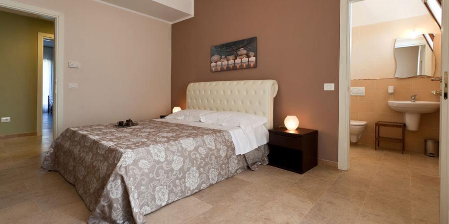 Hotel La Campana Casarano Bagian luar foto